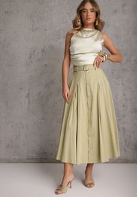 Renee - Zielona Rozkloszowana Spódnica z Kieszonkami i Paskiem z Klamrą Qualea. Okazja: na co dzień. Kolor: zielony. Materiał: wiskoza, bawełna, materiał. Styl: casual, elegancki #1