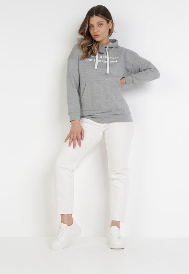 Born2be - Szara Bluza Corradenah. Okazja: na co dzień. Typ kołnierza: kaptur. Kolor: szary. Wzór: haft, napisy. Styl: klasyczny, casual