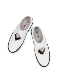Białe Sneakersy Artiker Stylowe Wsuwane Obuwie Damskie. Zapięcie: bez zapięcia. Kolor: biały. Materiał: guma, skóra. Wzór: aplikacja, geometria #3