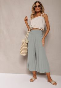 Renee - Jasnozielone Szerokie Spodnie High Waist o Długości 7/8 Rathi. Stan: podwyższony. Kolor: zielony. Materiał: wiskoza, tkanina