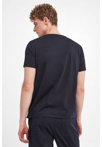 Armani Exchange - T-shirt ARMANI EXCHANGE. Długość rękawa: krótki rękaw. Długość: krótkie. Wzór: aplikacja, nadruk