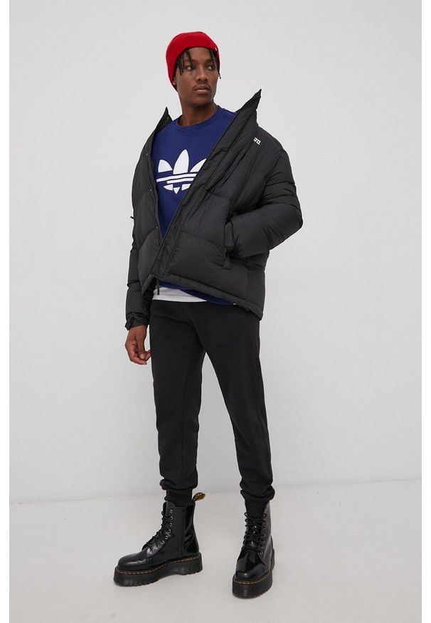 Superdry Spodnie męskie kolor czarny gładkie. Kolor: czarny. Materiał: materiał, bawełna. Wzór: gładki