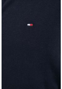 TOMMY HILFIGER - Tommy Hilfiger bluza męska kolor granatowy gładka. Kolor: niebieski. Długość rękawa: długi rękaw. Długość: długie. Wzór: gładki #5