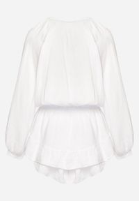 Born2be - Biały Bawełniany Kombinezon z Elastyczną Gumką w Talii i Spódnico-Spodenkami Gleasea. Okazja: na co dzień. Kolor: biały. Materiał: bawełna. Styl: casual, elegancki #2