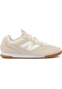 Buty unisex New Balance URC42EA – beżowe. Okazja: na co dzień. Kolor: beżowy. Materiał: skóra, guma, materiał. Szerokość cholewki: normalna #1