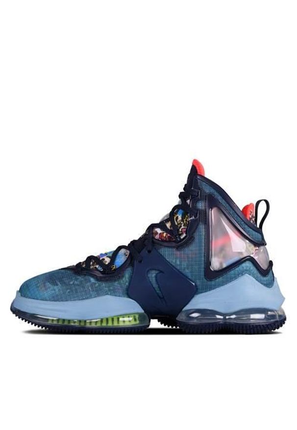 Buty koszykarskie męskie Nike Lebron 19. Kolor: niebieski, wielokolorowy. Materiał: syntetyk, materiał. Szerokość cholewki: normalna. Sport: koszykówka