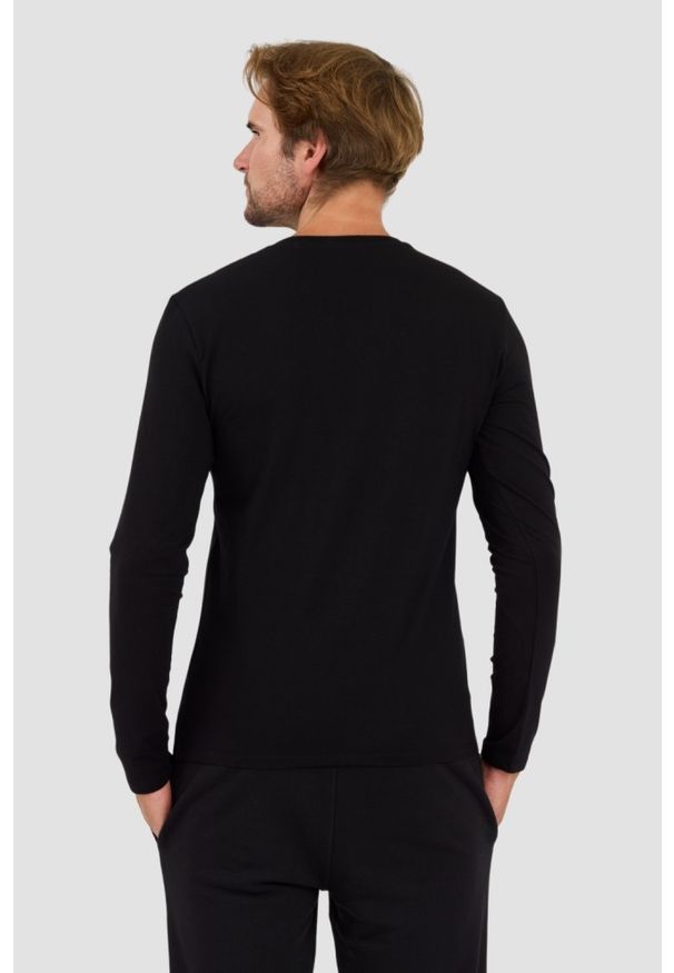 Guess - GUESS Czarny longsleeve Core Tee. Kolor: czarny. Długość rękawa: długi rękaw