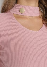 Born2be - Jasnoróżowy Sweter z Golfem z Ozdobnym Wycięciem Essine. Typ kołnierza: golf. Kolor: różowy. Materiał: materiał. Sezon: zima #6