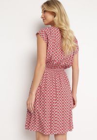 Born2be - Czerwona Rozkloszowana Sukienka z Gumką w Pasie i Krótkim Rękawem Solemia. Okazja: na co dzień. Kolor: czerwony. Długość rękawa: krótki rękaw. Typ sukienki: proste. Styl: casual #4