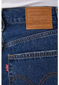 Levi's® - Levi's szorty jeansowe damskie kolor granatowy gładkie high waist. Okazja: na spotkanie biznesowe, na co dzień. Stan: podwyższony. Kolor: niebieski. Materiał: jeans. Wzór: gładki. Styl: casual, biznesowy