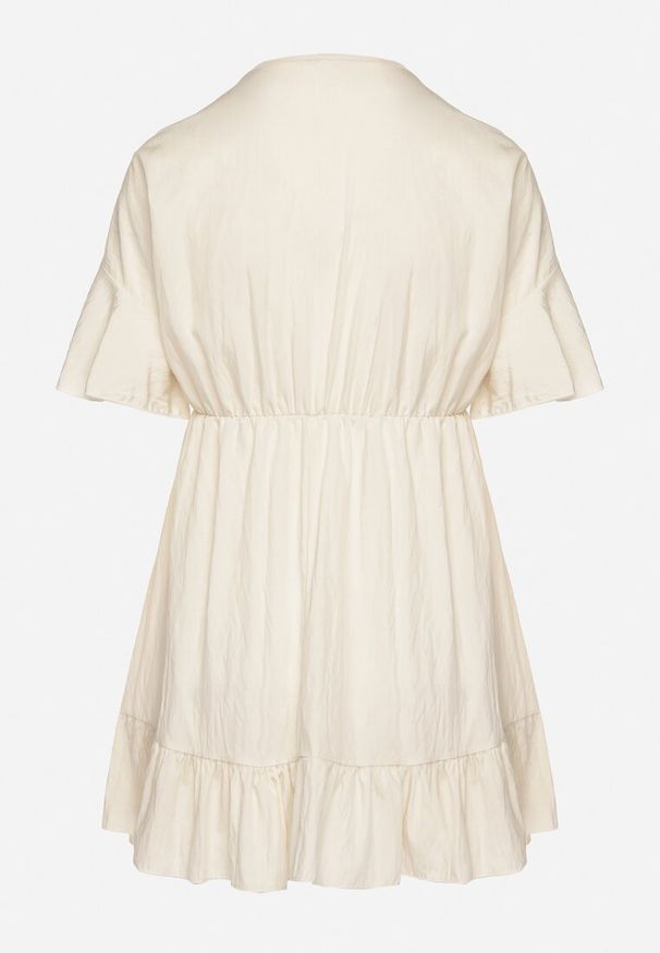 Born2be - Beżowa Nietoperzowa Sukienka z Wiskozą o Rozkloszowanym Kroju z Falbanką Tullimi. Okazja: na co dzień. Typ kołnierza: dekolt w kształcie V. Kolor: beżowy. Materiał: wiskoza. Styl: elegancki, casual