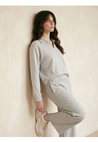 Sinsay - Bluza polo z domieszką wiskozy soft touch - szary. Typ kołnierza: polo. Kolor: szary. Materiał: wiskoza #1