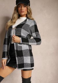 Renee - Czarny Długi Kardigan w Kratę z Ozdobną Broszką i Kapturem Terilinda. Okazja: na co dzień. Kolor: czarny. Materiał: jeans, bawełna. Długość: długie. Styl: klasyczny, casual, elegancki