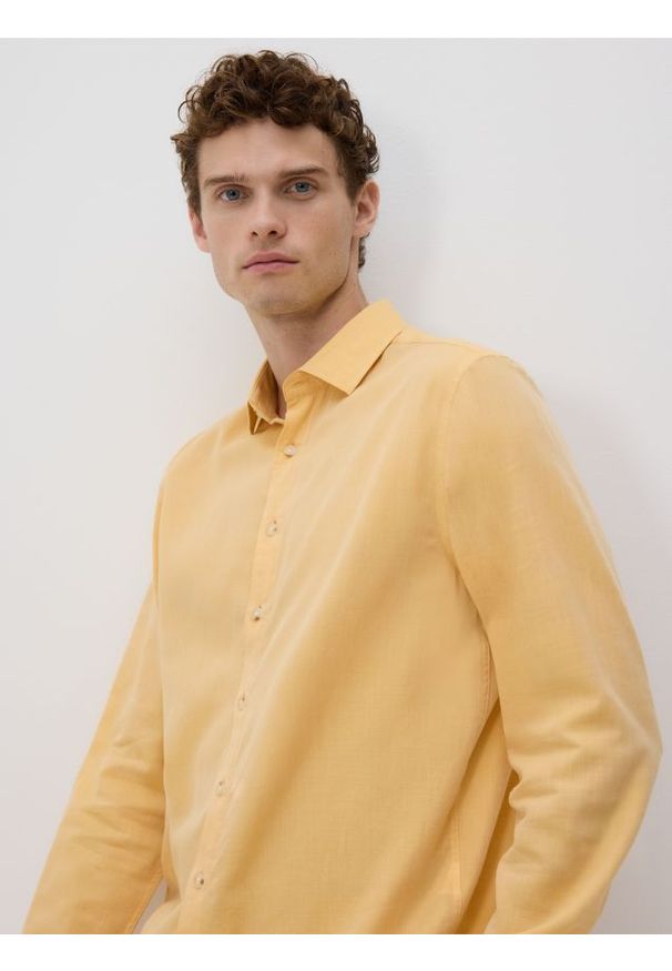 Reserved - Koszula regular z bawełny egipskiej - żółty. Kolor: żółty. Materiał: bawełna