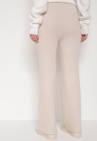 Born2be - Jasnobeżowe Prążkowane Spodnie z Wełną o Szerokim Kroju z Wysokim Stanem Reinnia. Okazja: na co dzień. Stan: podwyższony. Kolor: beżowy. Materiał: prążkowany, wełna. Styl: casual #4