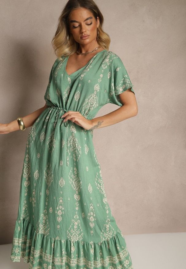 Renee - Zielona Rozkloszowana Sukienka z Falbanką w Print Boho z Wiskozą Tunova. Okazja: na co dzień. Typ kołnierza: dekolt w serek. Kolor: zielony. Materiał: wiskoza. Długość rękawa: długi rękaw. Wzór: nadruk. Styl: boho