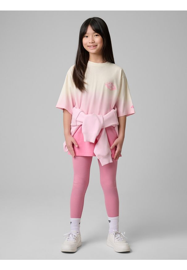 4f - 4F T-shirt loose z nadrukiem dziewczęcy - różowy 164 (13-14 lat). Okazja: na uczelnię, na co dzień. Kolor: różowy. Materiał: materiał, bawełna, jeans. Wzór: nadruk. Sezon: lato. Styl: sportowy, casual