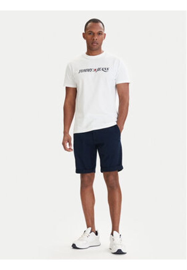 Tommy Jeans T-Shirt DM0DM22548 Biały Regular Fit. Kolor: biały. Materiał: bawełna