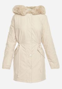 Born2be - Jasnobeżowa Kurtka z Kapturem i Ozdobnym Futerkiem Lutiena. Typ kołnierza: kaptur. Kolor: beżowy. Materiał: futro #6