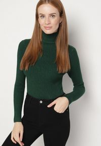 Born2be - Ciemnozielony Golf Oranya. Typ kołnierza: golf. Kolor: zielony. Materiał: dzianina, prążkowany. Długość rękawa: długi rękaw. Długość: długie #6