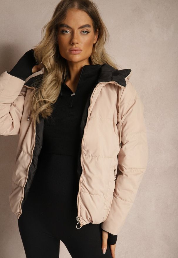 Renee - Jasnobeżowa Pikowana Kurtka Dwustronna Wykończona Sznurkami Atitoria. Okazja: na co dzień. Kolor: beżowy. Materiał: jeans. Styl: elegancki, casual, klasyczny