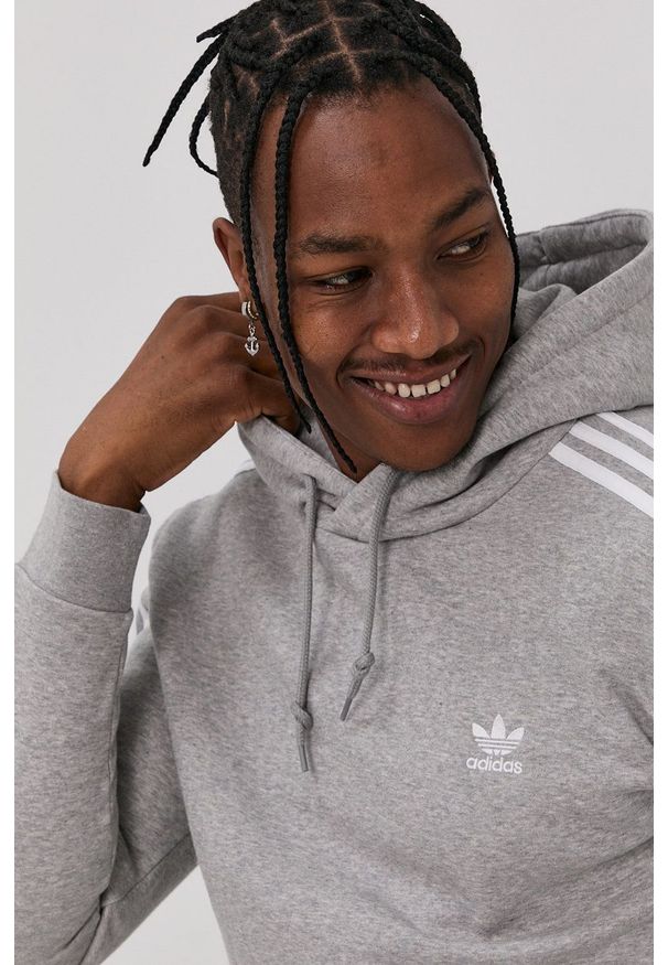 adidas Originals - Bluza. Okazja: na co dzień. Kolor: szary. Materiał: poliester, dzianina, bawełna. Wzór: aplikacja. Styl: casual