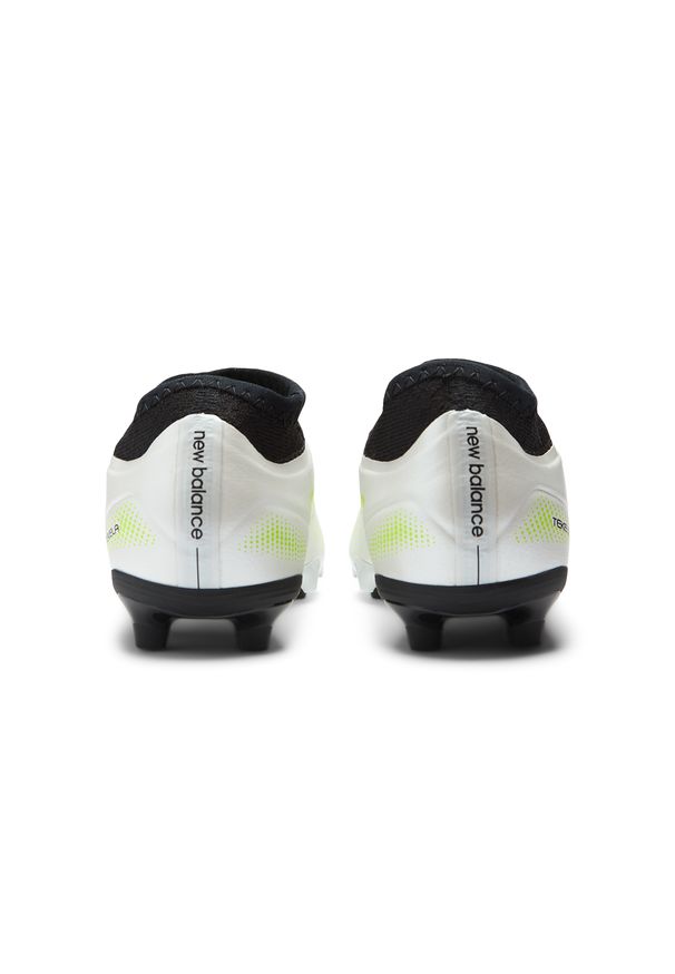 Korki dziecięce New Balance TEKELA TEAM LOW JNR FG V5 SJT3FSP5 - białe. Kolor: biały. Materiał: syntetyk, materiał. Szerokość cholewki: normalna