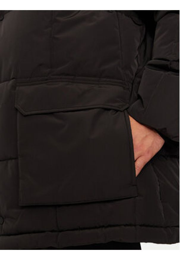 Armani Exchange Kurtka zimowa XM000021 AF10247 Czarny Regular Fit. Kolor: czarny. Materiał: syntetyk. Sezon: zima