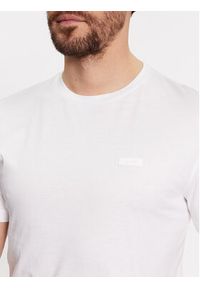 Calvin Klein T-Shirt Smooth Cotton T-Shirt K10K112229 Biały Regular Fit. Kolor: biały. Materiał: bawełna #5