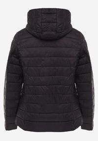 Born2be - Czarna Przejściowa Kurtka z Kapturem i Pikowanymi Przeszyciami Pretilda. Okazja: na co dzień. Typ kołnierza: kaptur. Kolor: czarny. Materiał: jeans, nylon. Styl: casual, elegancki, klasyczny #6