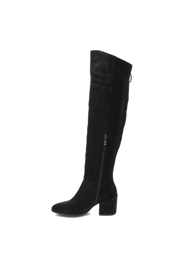 Kozaki damskie Lemar, wyższe zapinane na suwak i na obcasie, czarne, 70099-S. Okazja: na co dzień. Kolor: czarny. Szerokość cholewki: normalna. Wzór: aplikacja. Wysokość cholewki: przed kolano. Materiał: nubuk. Sezon: zima. Obcas: na obcasie. Styl: casual, elegancki, klasyczny. Wysokość obcasa: średni