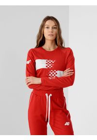4f - Longsleeve damski Chorwacja - Tokio 2020. Kolor: czerwony. Materiał: dzianina, bawełna. Długość rękawa: długi rękaw. Długość: długie. Wzór: nadruk. Sezon: lato #1