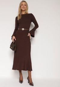 Born2be - Brązowa Sukienka Dzianinowa z Wiskozą z Rozszerzanymi Rękawami i Paskiem Retelva. Okazja: na randkę, na co dzień. Kolor: brązowy. Materiał: dzianina, wiskoza. Styl: klasyczny, casual, elegancki #3