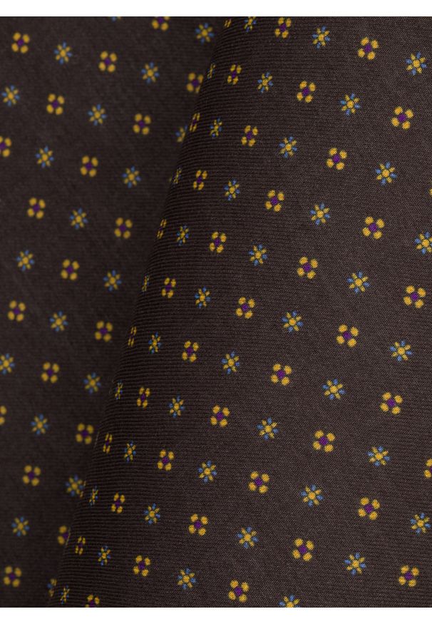 Pako Lorente - PAKO LORENTE – Brązowa poszetka w mikrowzór. Kolor: brązowy. Materiał: bawełna