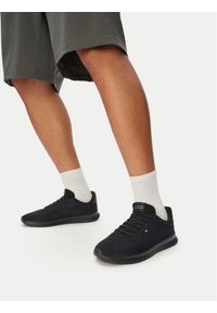 TOMMY HILFIGER - Tommy Hilfiger Sneakersy Lightweight Runner FM0FM05909 Czarny. Kolor: czarny. Materiał: mesh #1
