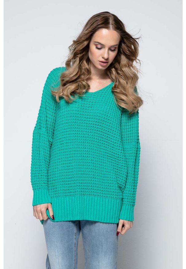 Fobya - Zielony Oversizowy Sweter z Dekoltem V. Kolor: zielony. Materiał: wełna, akryl