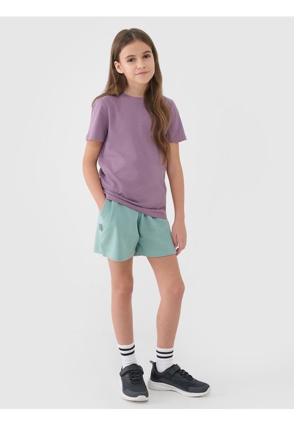 4f - 4F T-shirt regular gładki dziewczęcy - fioletowy 122 (6-7 lat). Okazja: na co dzień. Kolor: fioletowy. Materiał: dzianina, jersey, bawełna. Długość rękawa: krótki rękaw. Długość: krótkie. Wzór: gładki. Sezon: lato. Styl: casual, klasyczny, sportowy