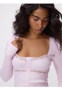 Reserved - Bluzka z koronką - pastelowy róż. Kolor: różowy. Materiał: koronka. Wzór: koronka