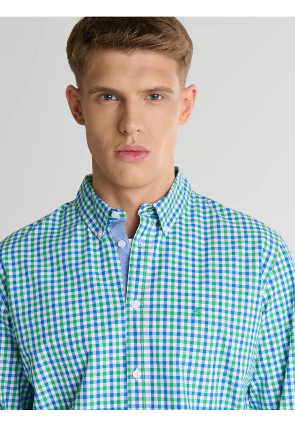 Big-Star - Koszula męska w drobną kratę zielona Mowerin 301. Okazja: na spotkanie biznesowe, do pracy, na co dzień. Typ kołnierza: button down. Kolor: zielony. Materiał: bawełna, tkanina. Wzór: aplikacja, kolorowy, gładki, kratka, haft. Styl: biznesowy, casual