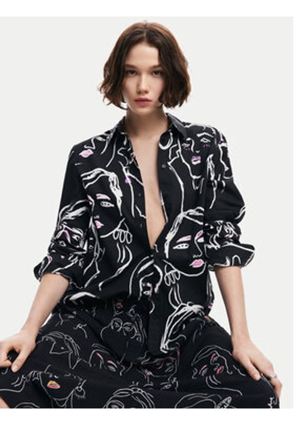 Desigual Koszula Faces 24WWCW34 Czarny Regular Fit. Kolor: czarny. Materiał: bawełna