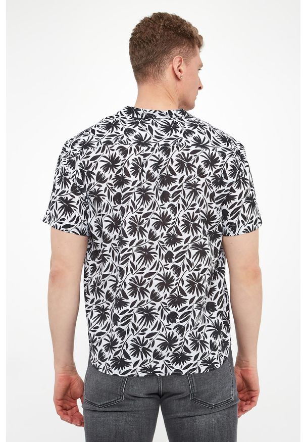 Karl Lagerfeld - Koszula męska lniana z krótkimi rękawami KARL LAGERFELD. Materiał: len. Długość rękawa: krótki rękaw. Długość: krótkie