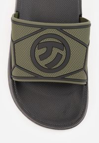 Born2be - Zielone Klapki Basenowe z Piankowego Materiału Throneosis. Okazja: do domu, na co dzień. Kolor: zielony. Materiał: materiał. Sezon: lato. Styl: sportowy, wakacyjny, casual #6
