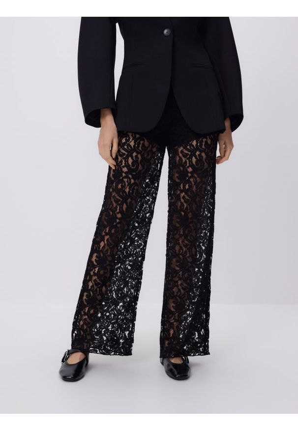 Reserved - Koronkowe spodnie z wiskozą - czarny. Kolor: czarny. Materiał: wiskoza, koronka