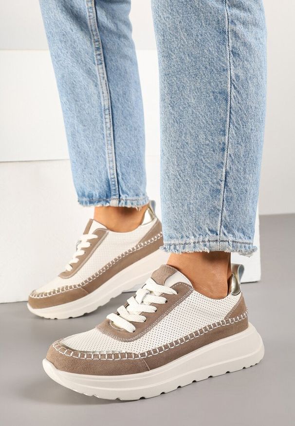 Renee - Beżowo-Brązowe Sneakersy Skórzane Ozdobione Metalicznymi Wstawkami i Przeszyciami Renosa. Okazja: na co dzień. Kolor: beżowy. Materiał: skóra. Wzór: aplikacja. Obcas: na platformie