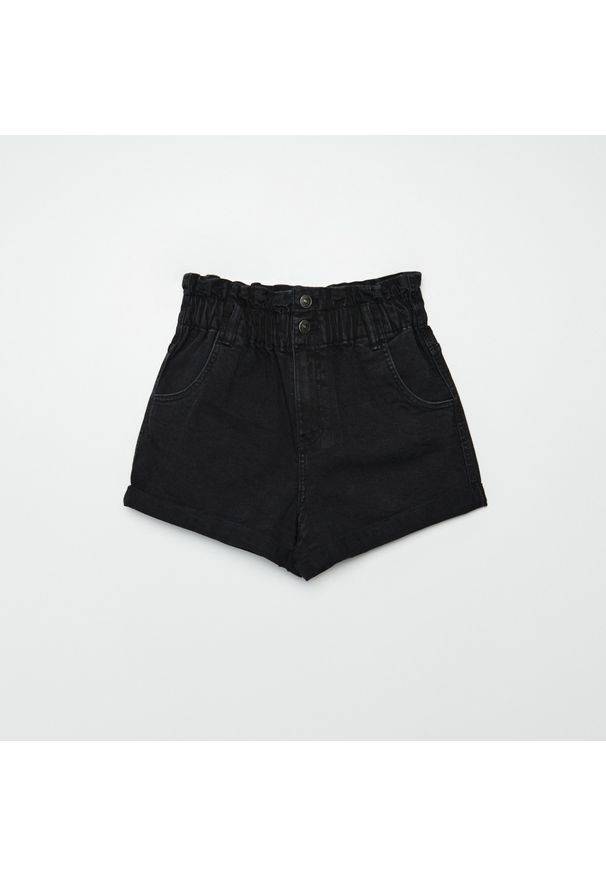 Cropp - Jeansowe szorty High Waist - Czarny. Stan: podwyższony. Kolor: czarny. Materiał: jeans