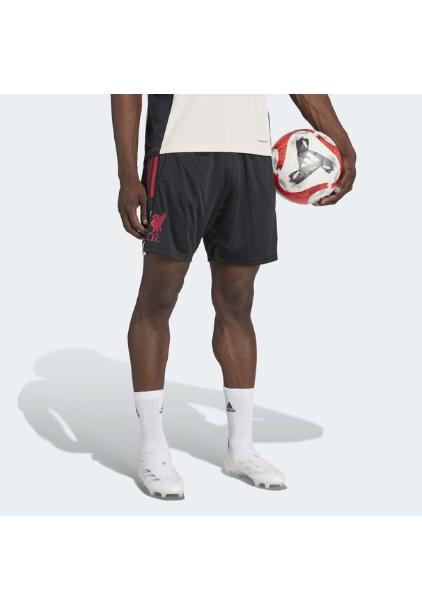 Adidas - Szorty treningowe Liverpool FC Tiro 25 Competition. Kolor: czarny. Materiał: materiał. Sport: piłka nożna