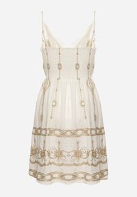 Born2be - Biała Sukienka Boho z Wiskozy na Ramiączkach Zdobiona Metalicznym Haftem Saleriela. Okazja: na spacer, na co dzień. Kolor: biały. Materiał: wiskoza. Długość rękawa: na ramiączkach. Wzór: aplikacja, haft. Typ sukienki: rozkloszowane. Styl: boho #7