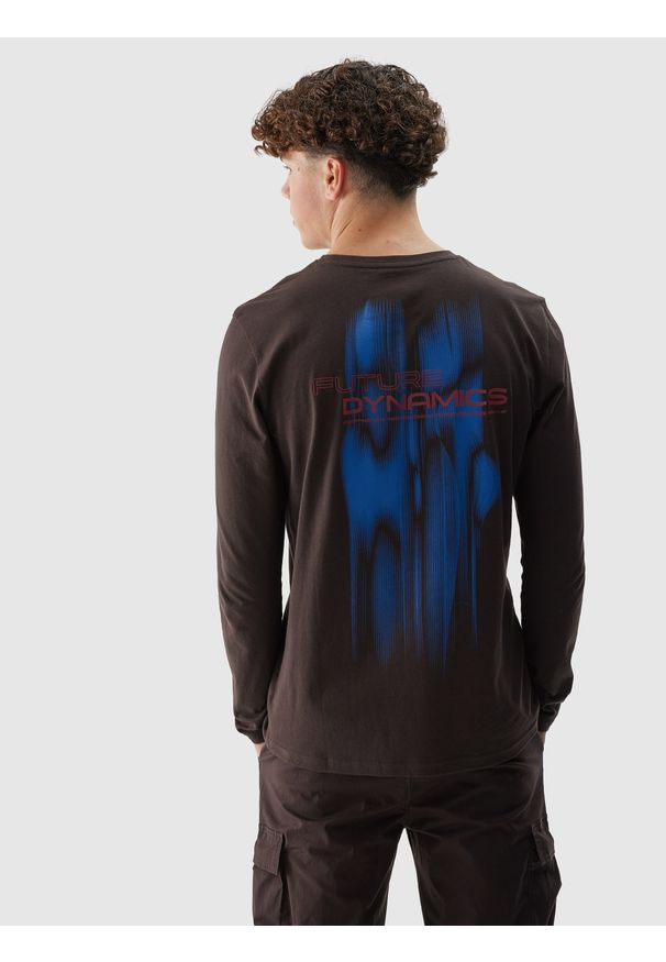 4f - 4F Longsleeve regular męski - brązowy S. Okazja: na co dzień. Kolor: brązowy. Materiał: dzianina, jersey, bawełna. Długość rękawa: długi rękaw. Długość: długie. Wzór: nadruk, gładki, napisy, ze splotem. Styl: casual, klasyczny, sportowy