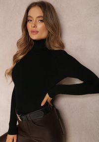 Renee - Czarny Golf Irinsyss. Typ kołnierza: golf. Kolor: czarny. Materiał: dzianina. Długość: długie. Wzór: prążki #5