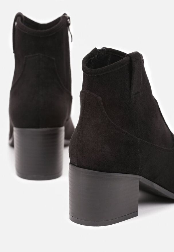 Renee - Czarne Botki Vices w Stylu Kowbojek na Obcasie Vertige. Zapięcie: zamek. Kolor: czarny. Materiał: jeans. Sezon: jesień. Obcas: na obcasie. Styl: boho, elegancki, rockowy. Wysokość obcasa: średni
